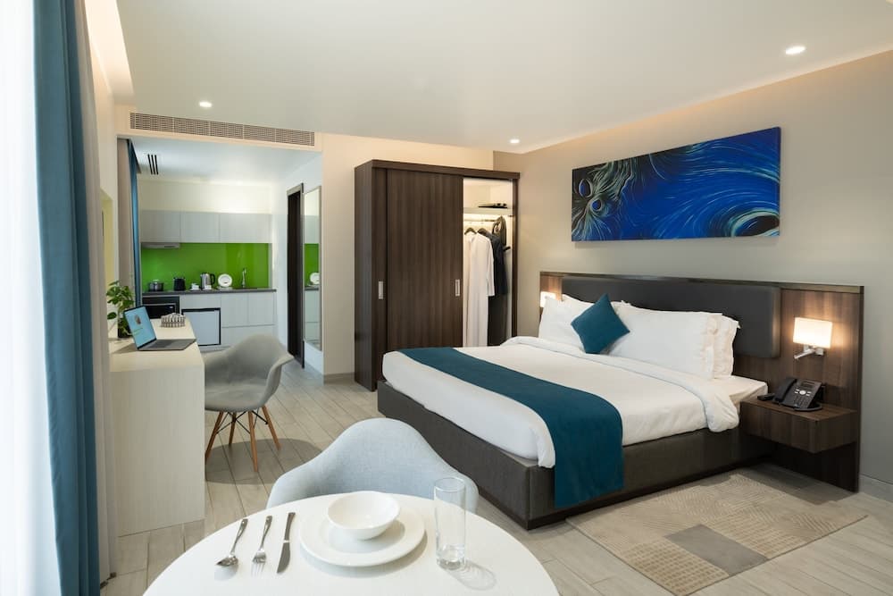 Citadines Al Ghubrah Muscat, Room