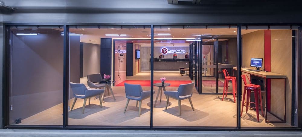 Travelodge Sukhumvit 11, Lobby sitting area