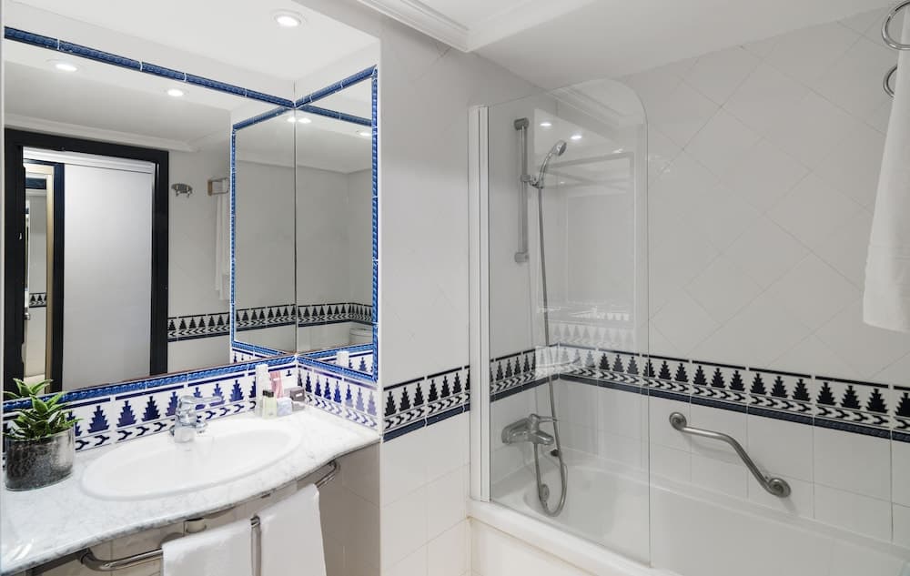 xx-H10 Tenerife Playa - GATTINONI, Bathroom