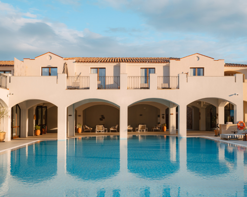 Mangia's Santa Teresa Sardinia, Curio Collection by Hilton, 