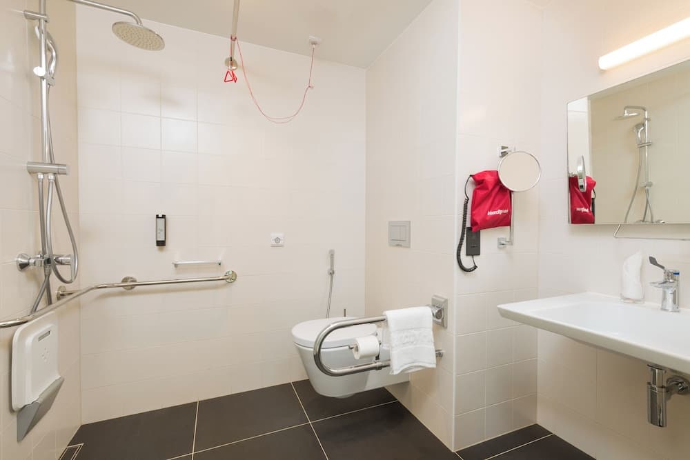 IntercityHotel Muscat, Bathroom