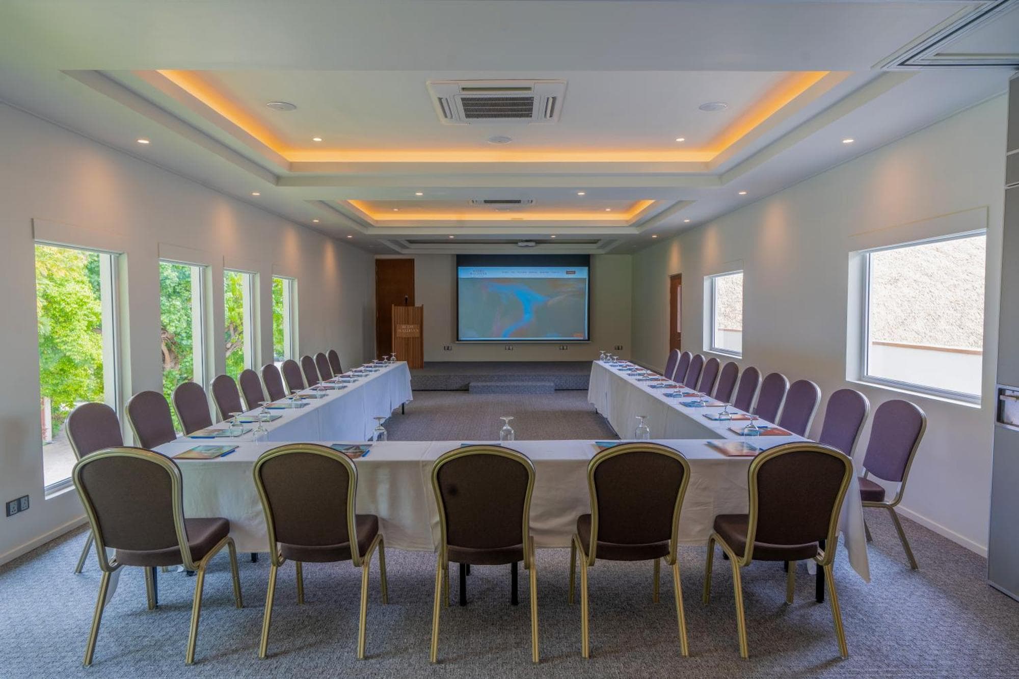 Meeru Maldives Resort Island, 