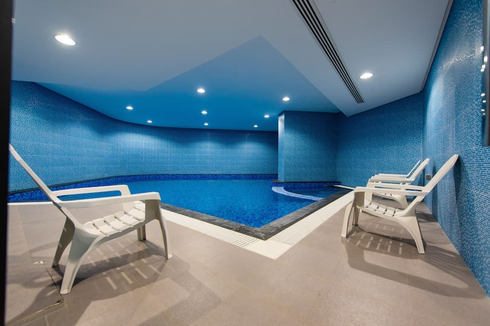 Rozana Hotel, Indoor pool
