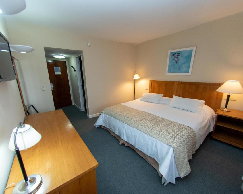 Hotel Canal Beagle , 