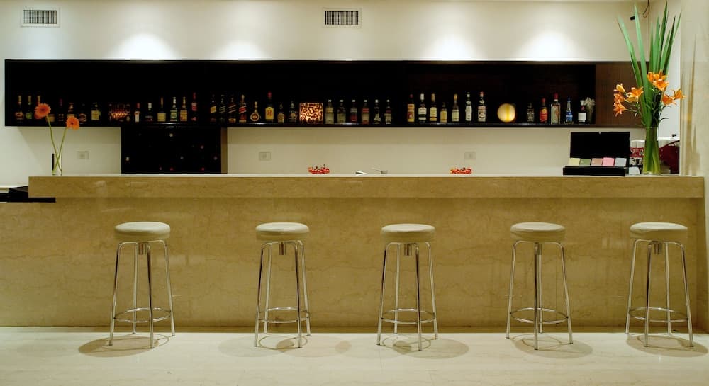 Dazzler by Wyndham Buenos Aires San Martin, Bar