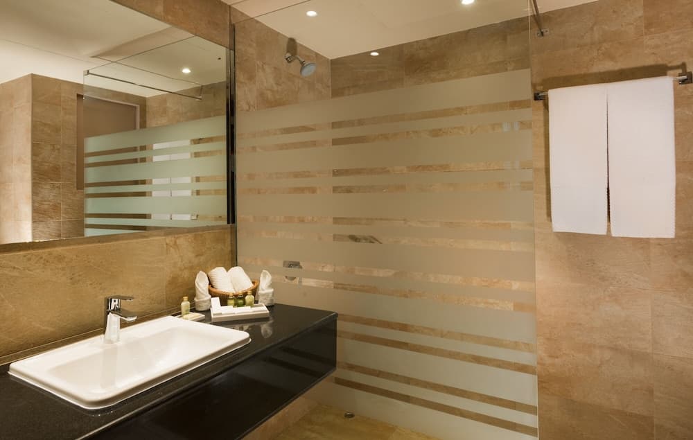 IntercityHotel Salalah, Bathroom