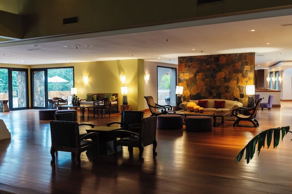 Loi Suites Iguazú Hotel, Lobby sitting area