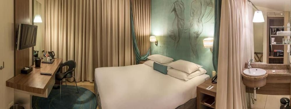 Peermont Metcourt at Emperors Palace, Room