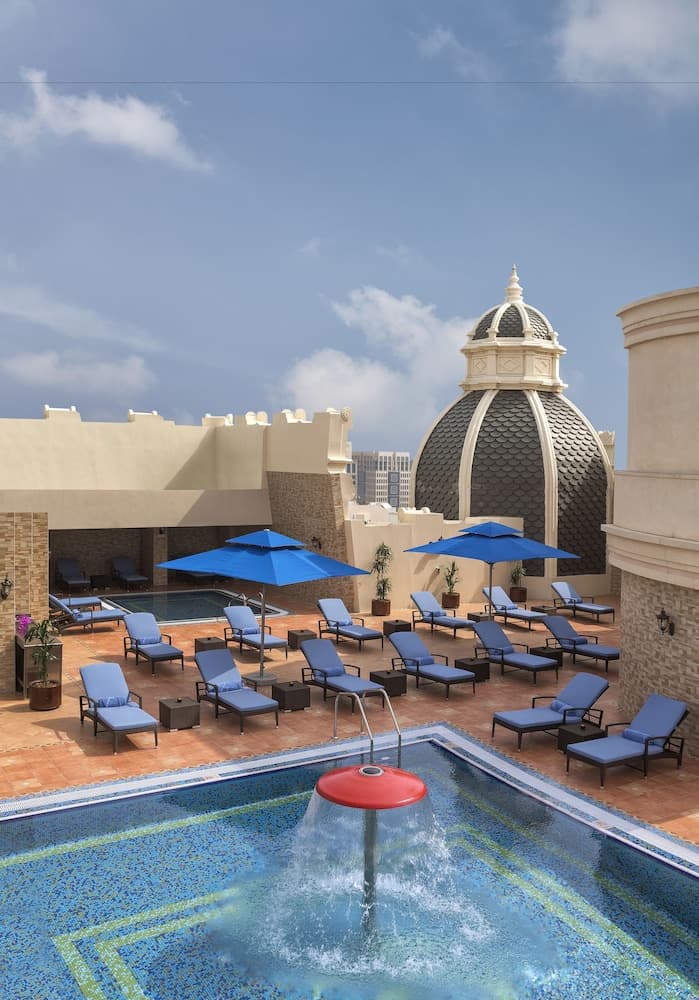 Royal Rose Hotel, Rooftop pool