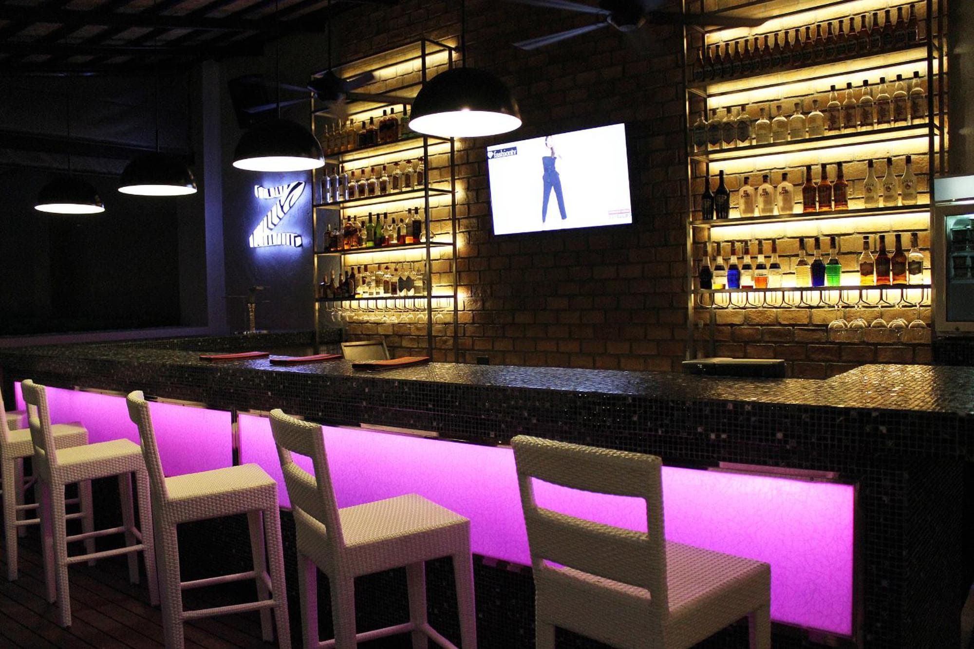 Kata Sea Breeze Resort - SHA Plus, 