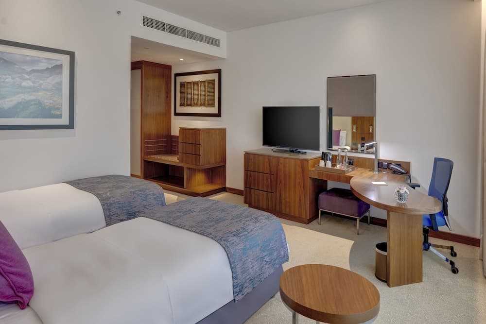 Crowne Plaza Muscat OCEC, an IHG Hotel, Room