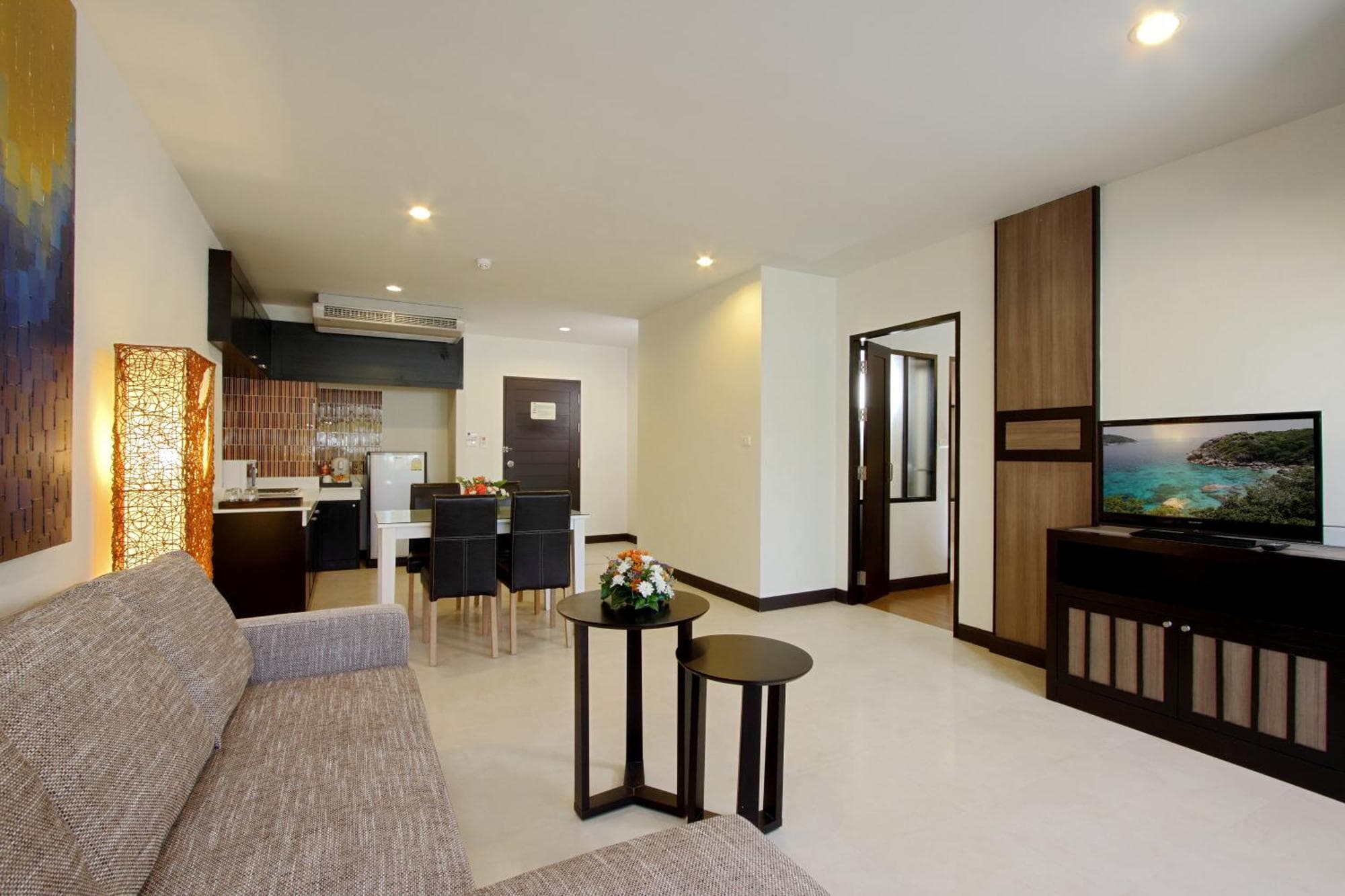 Kata Sea Breeze Resort - SHA Plus, 