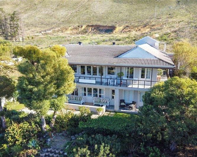 Hermanus Lodge On The Green, 