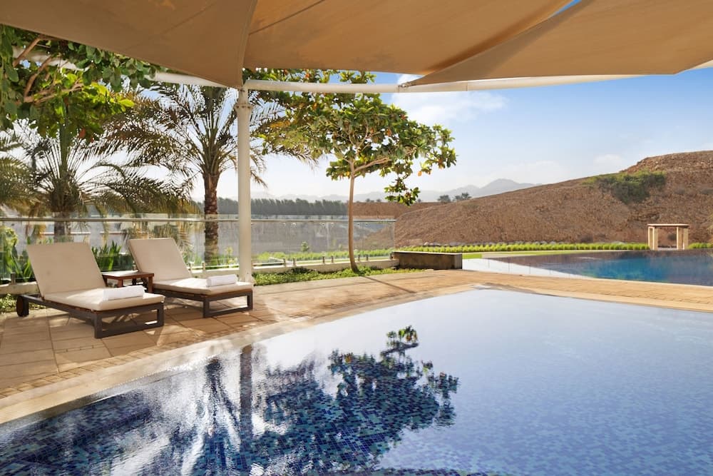 JW Marriott Hotel Muscat, Pool