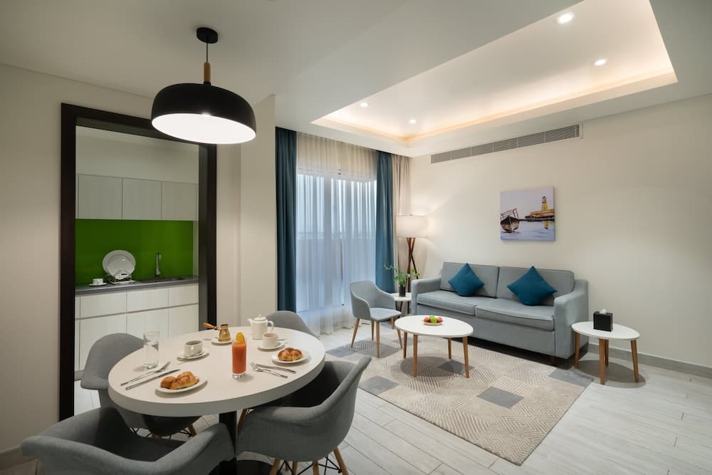 Citadines Al Ghubrah Muscat, Living area