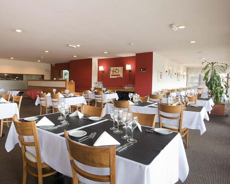 Hotel Canal Beagle , 