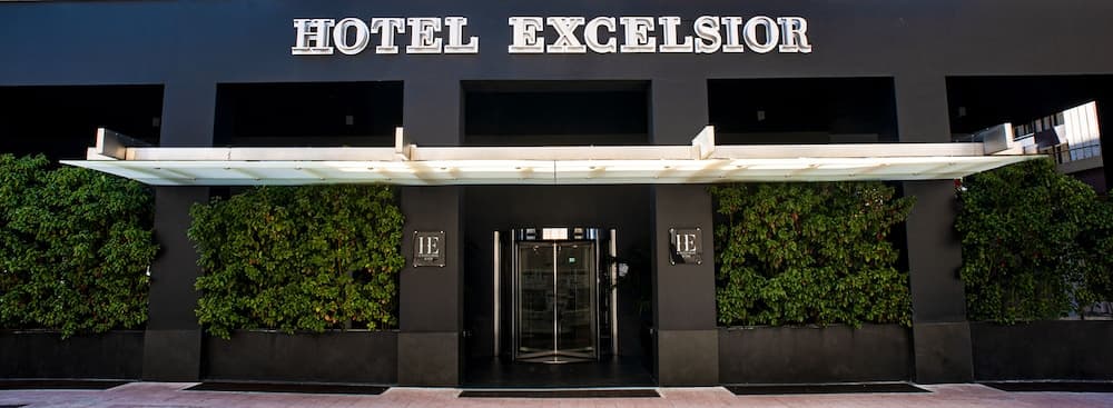 Hotel Excelsior Bari, Exterior