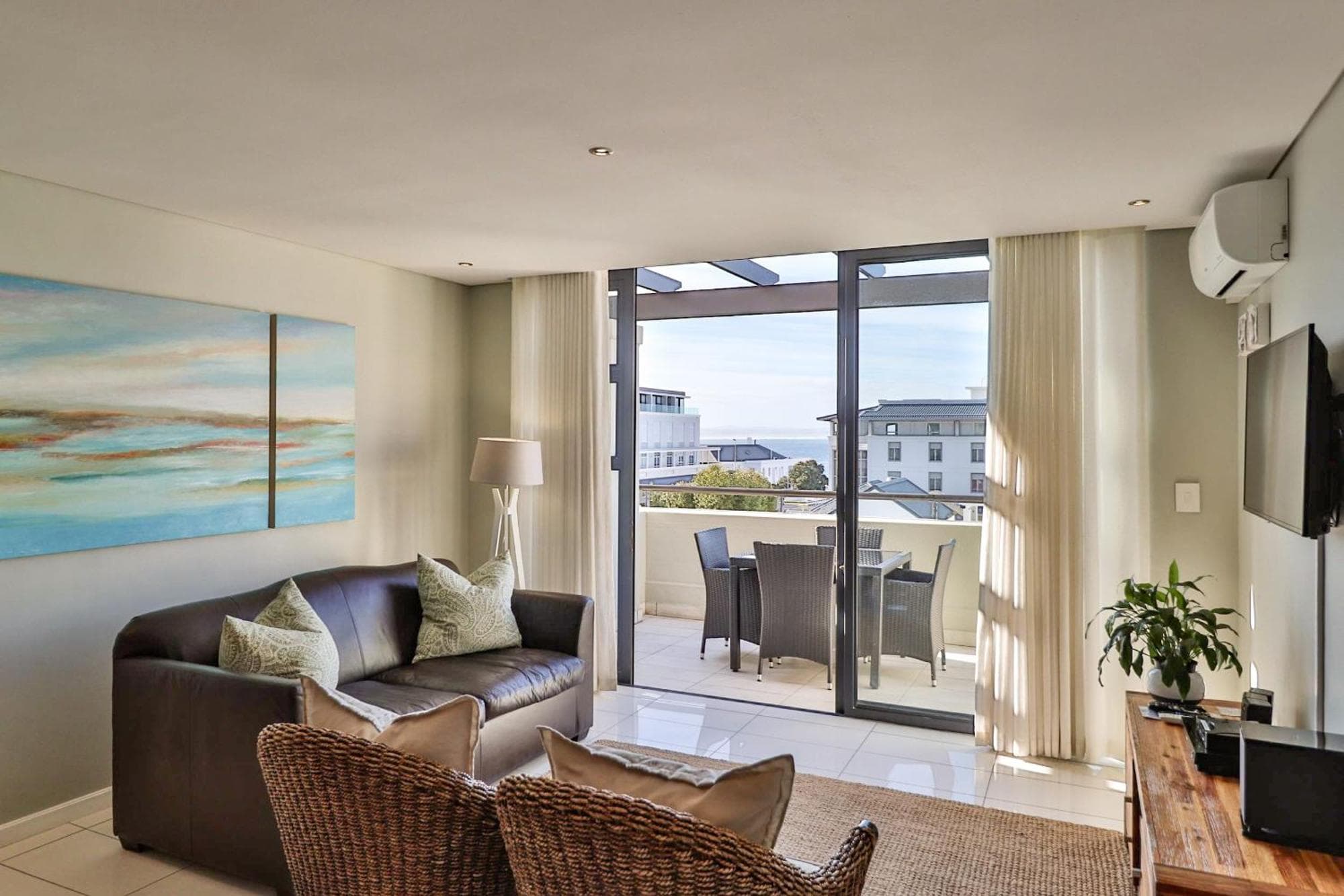 Whale Coast All-Suite-Hotel , 