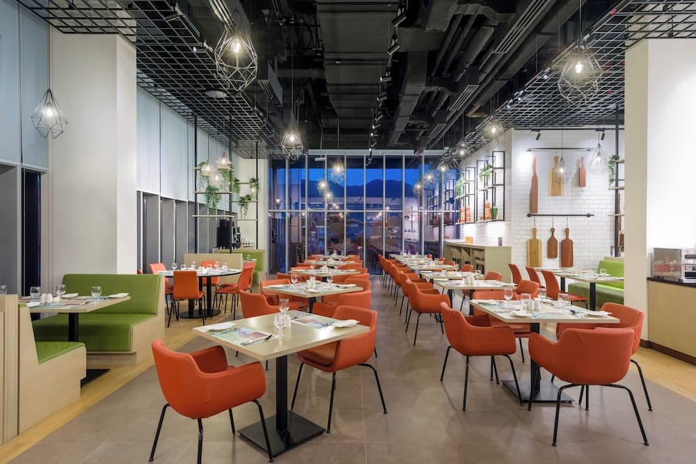 Intercityhotel Bawshar Muscat, Restaurant