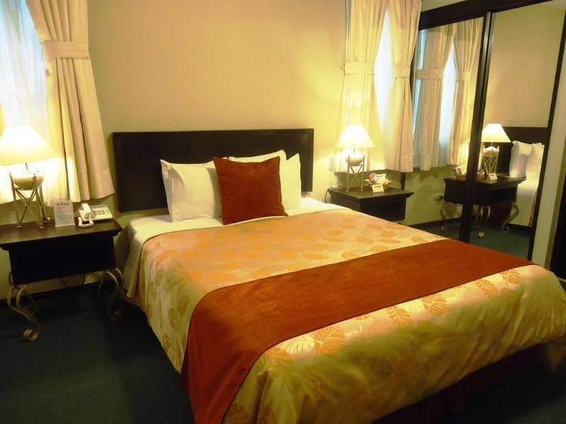 Leon de Oro Inn and Suites, GEN