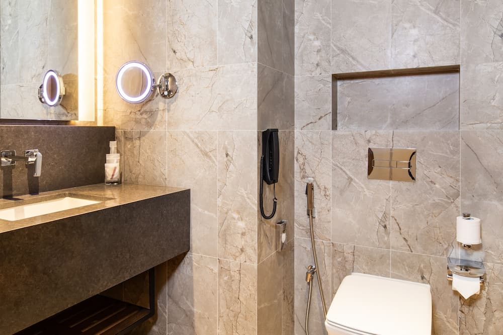 Intercityhotel Bawshar Muscat, Bathroom