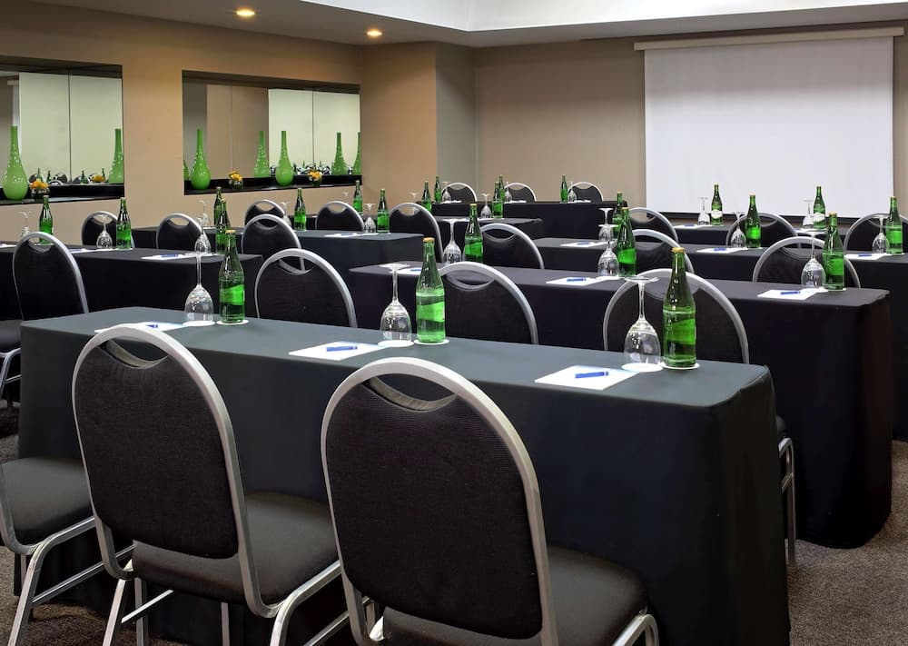 NH 9 de Julio ou Similar, Meeting facility