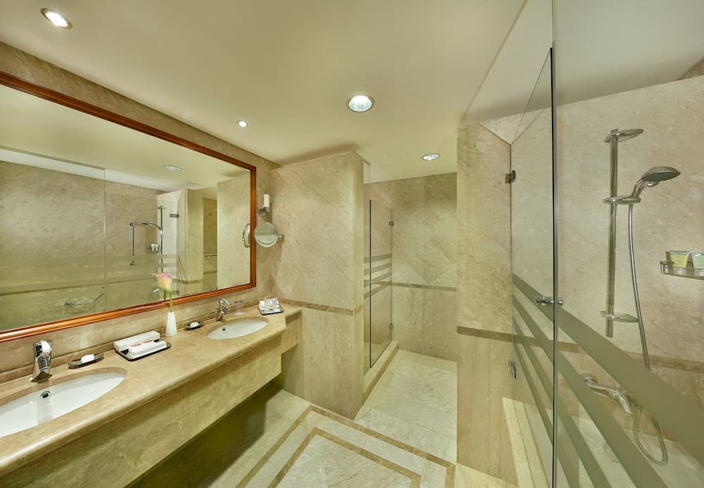 Crowne Plaza Jordan Dead Sea Resort & Spa, an IHG Hotel, Room