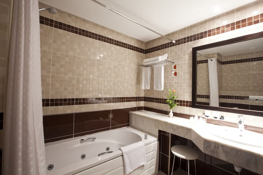 El Mouradi Port El Kantaoui, Bathroom