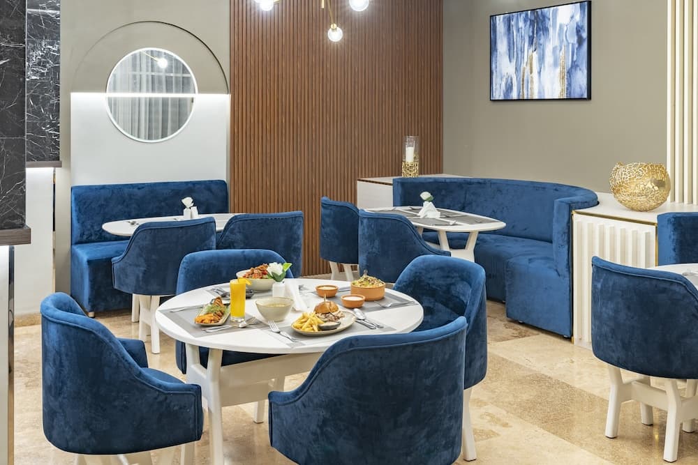 Citadines Al Ghubrah Muscat, Restaurant