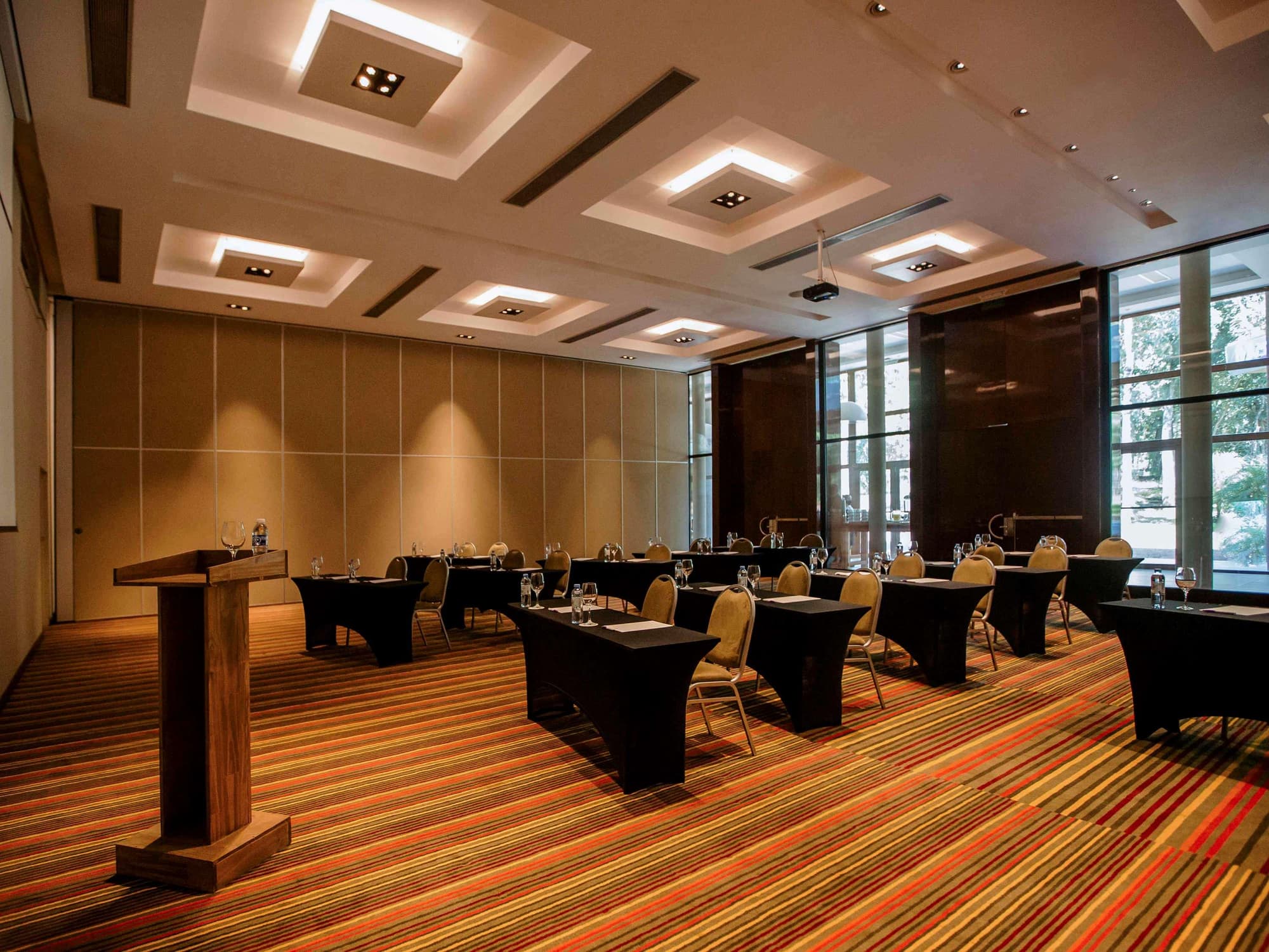 Mercure Iguazu Hotel Iru, Conferences