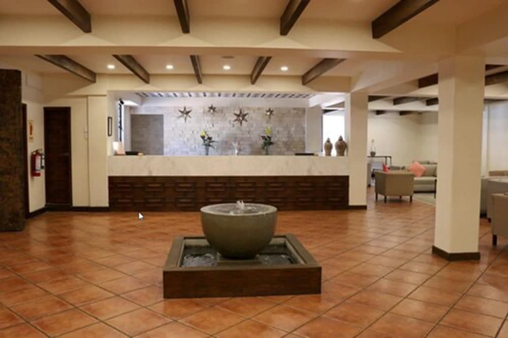 *Hotel Agua Escondida Taxco Centro, Lobby