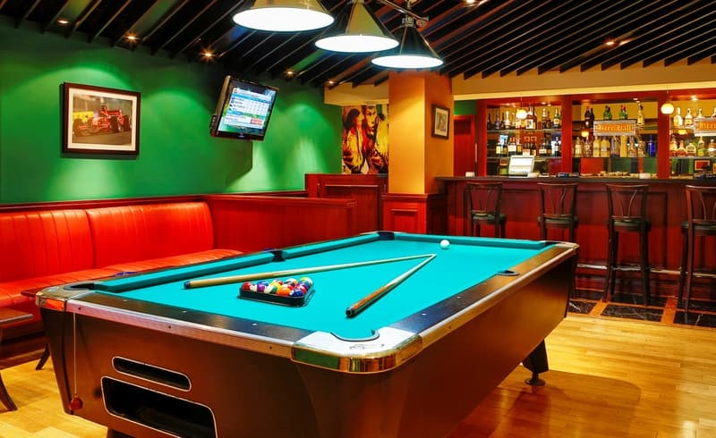 Park Regis Kris Kin Hotel, BAR