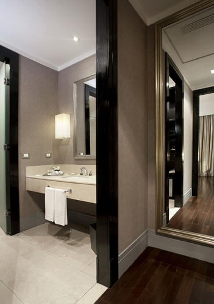 Savoy Hotel, Cuarto de baño