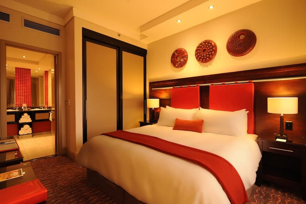 Peermont Mondior At Emperors Palace, Room