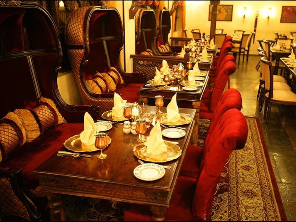 Arabian Courtyard Hotel & Spa, Restaurant