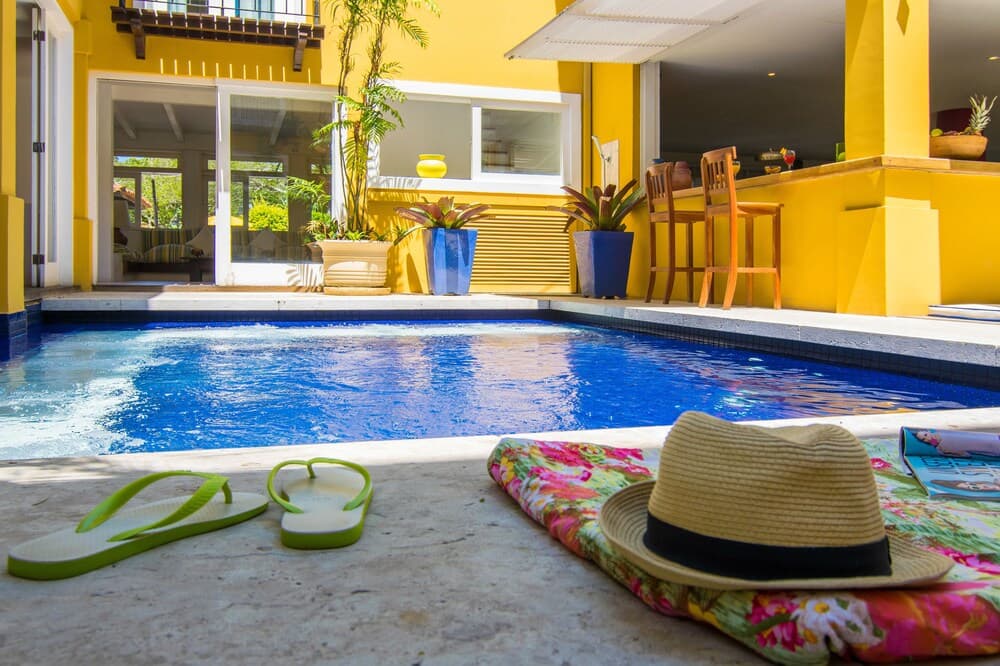 LA CHIMERE, Outdoor pool