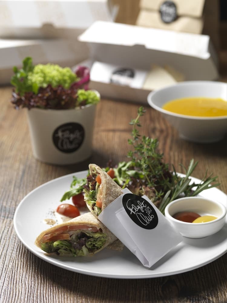 Aerotel Muscat - Airport Transit Hotel, Food and drink