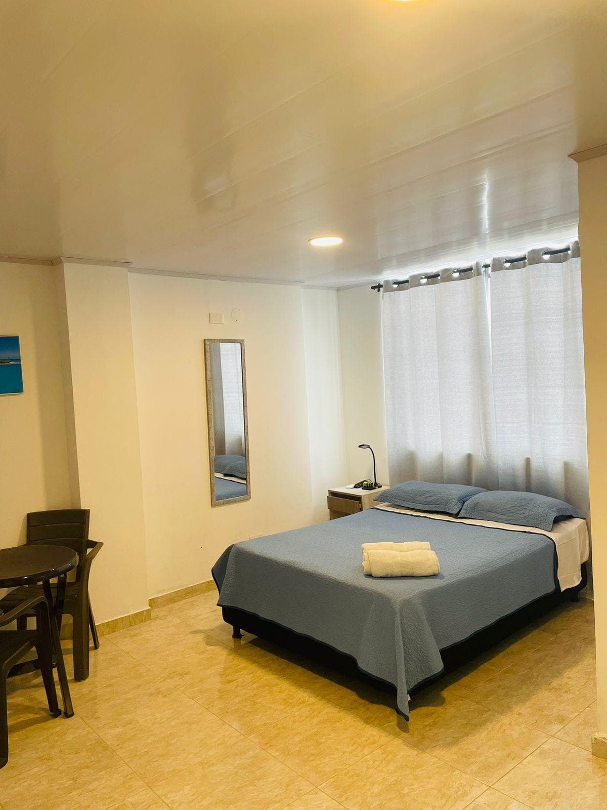 Blue Island Hotel, Guest room