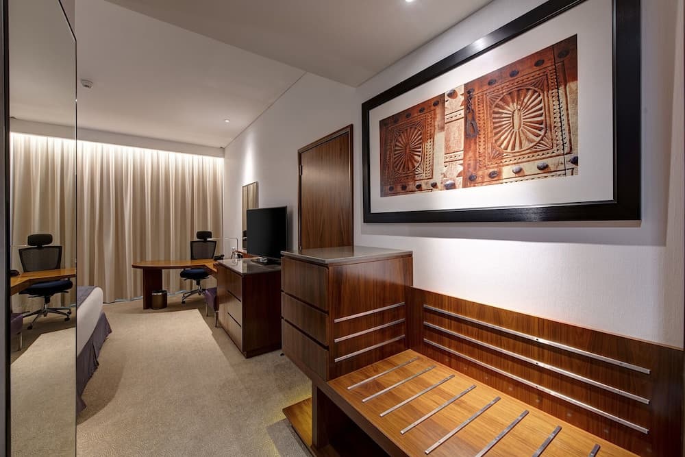 Crowne Plaza Muscat OCEC, an IHG Hotel, Room