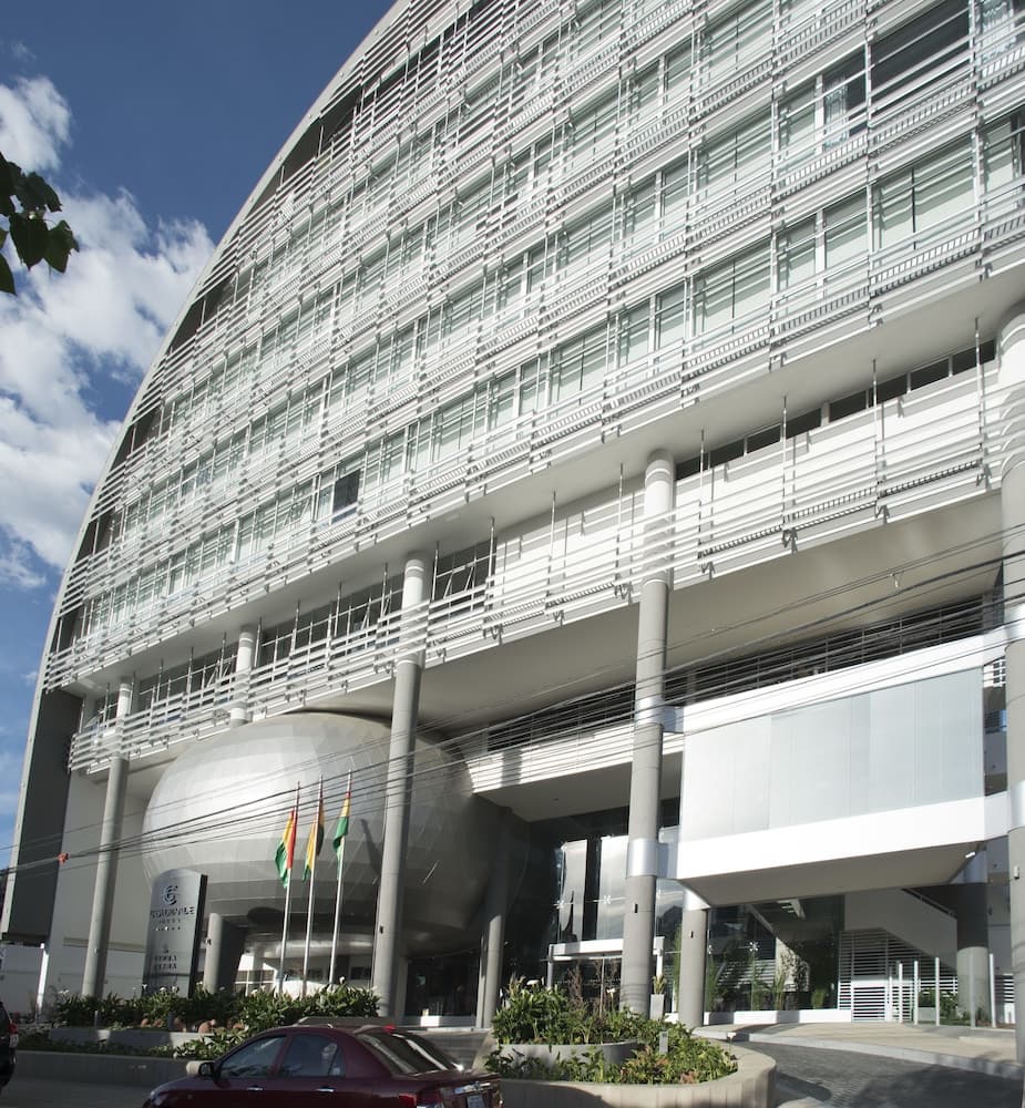 Casa Grande Hotel, Front of Property