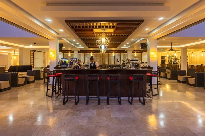 Roc Casa del Mar, BAR