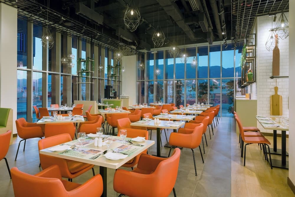 Intercityhotel Bawshar Muscat, Restaurant