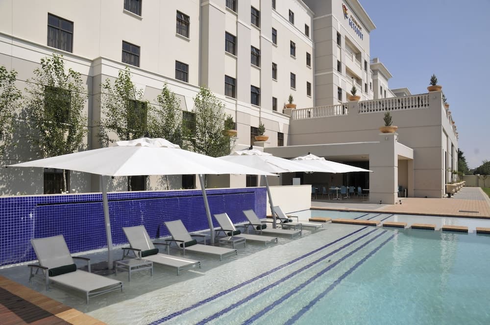 Peermont Metcourt at Emperors Palace, Outdoor pool