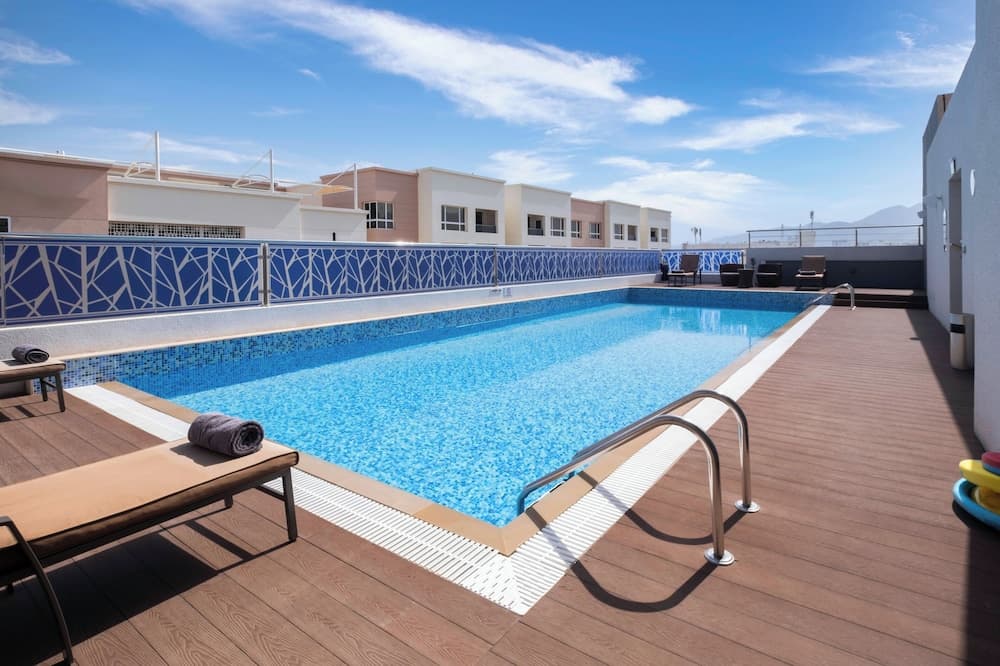 Citadines Al Ghubrah Muscat, Pool
