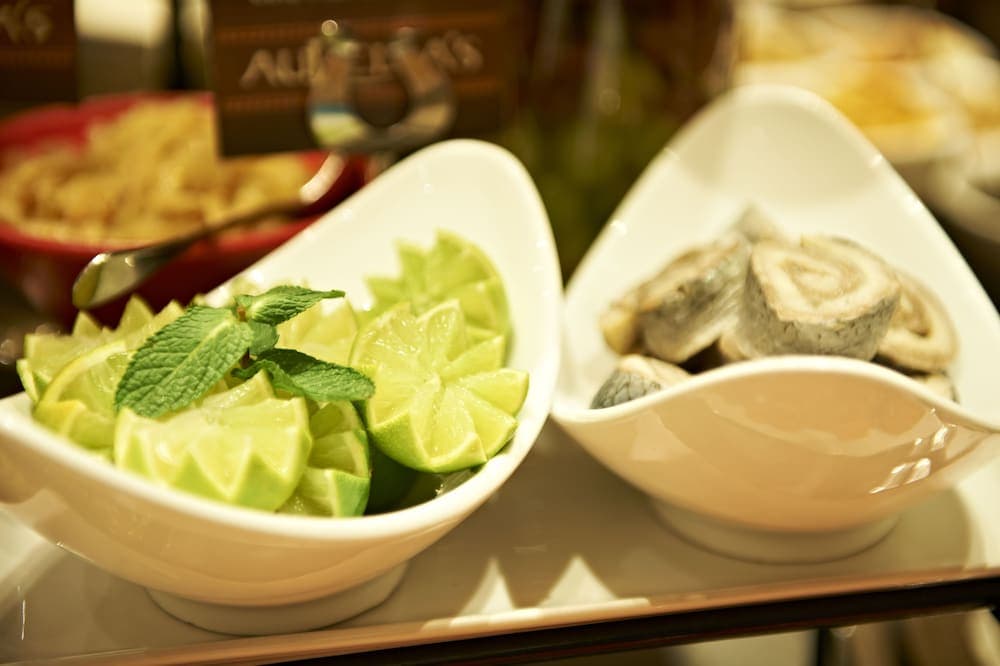 Peermont Metcourt at Emperors Palace, Breakfast area