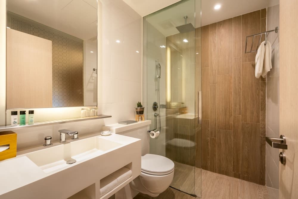 Oasia Hotel Novena, Singapore, Bathroom