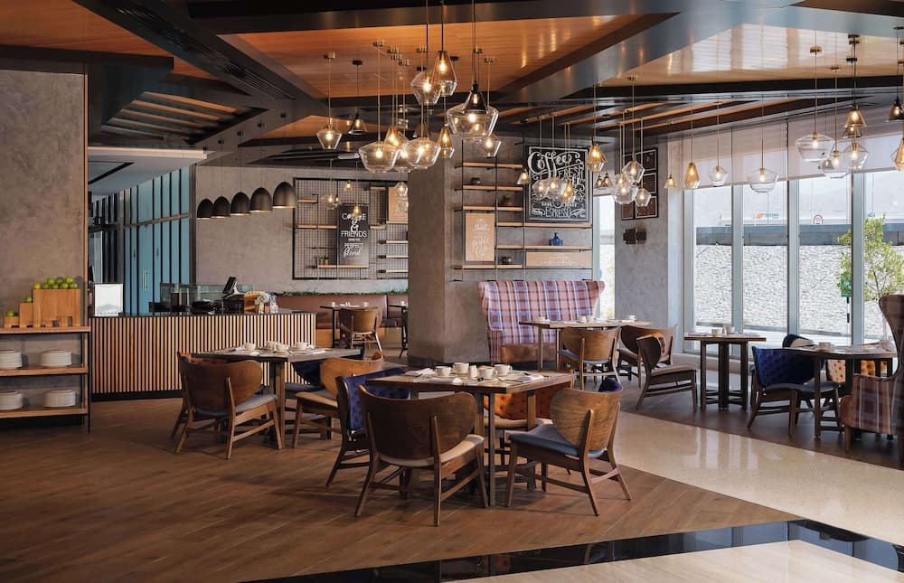 DoubleTree by Hilton Muscat Qurum, Coffee shop