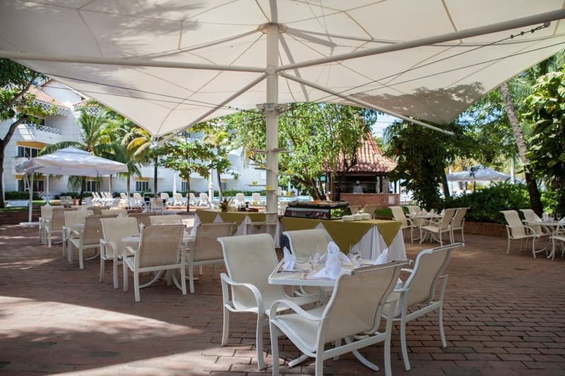 Las Americas Casa de Playa, GEN