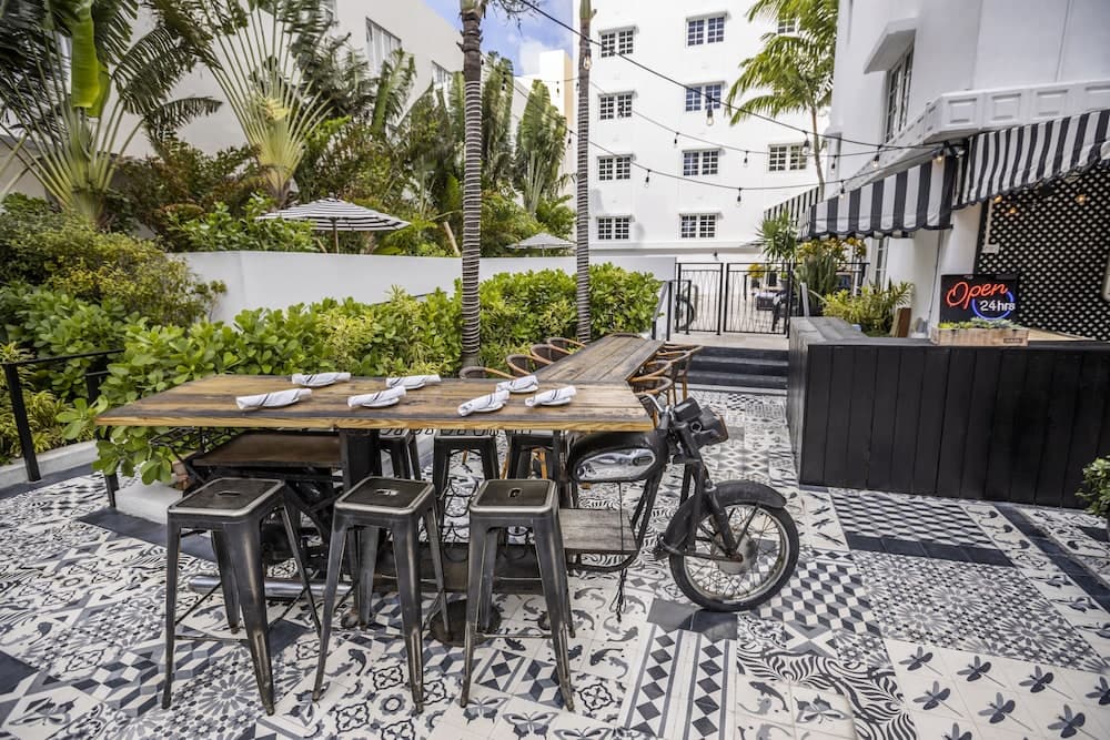 Hotel Croydon, Restaurant