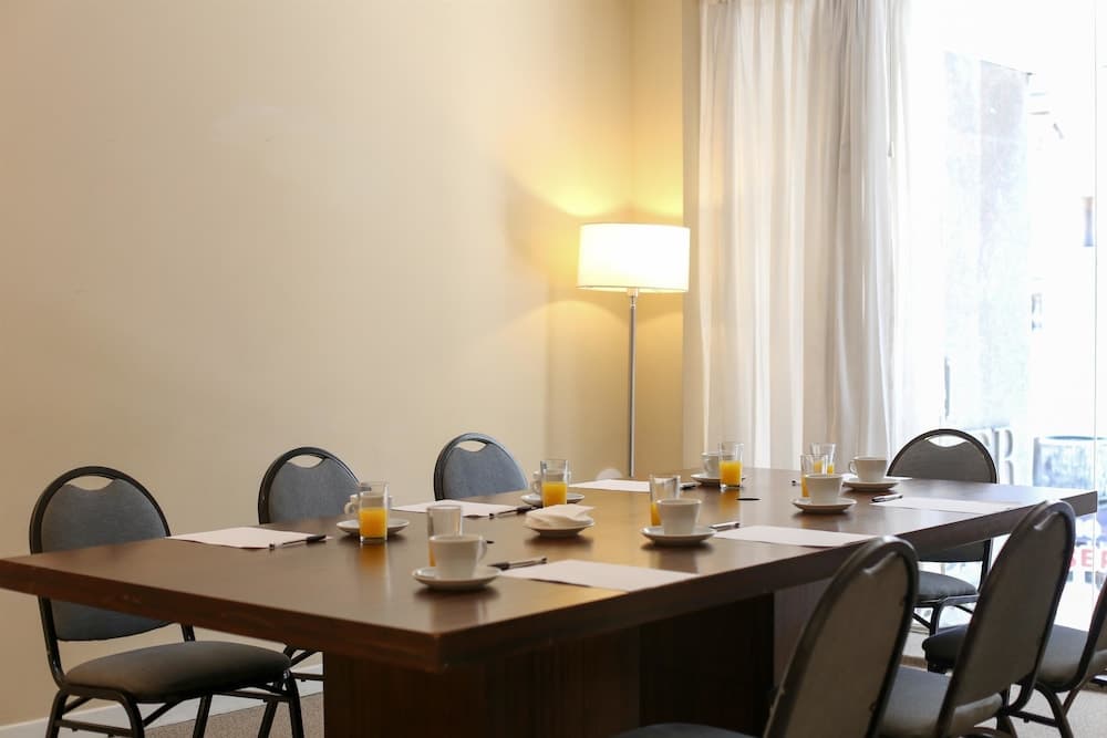 Dazzler by Wyndham Buenos Aires San Martin, Salas de reuniones